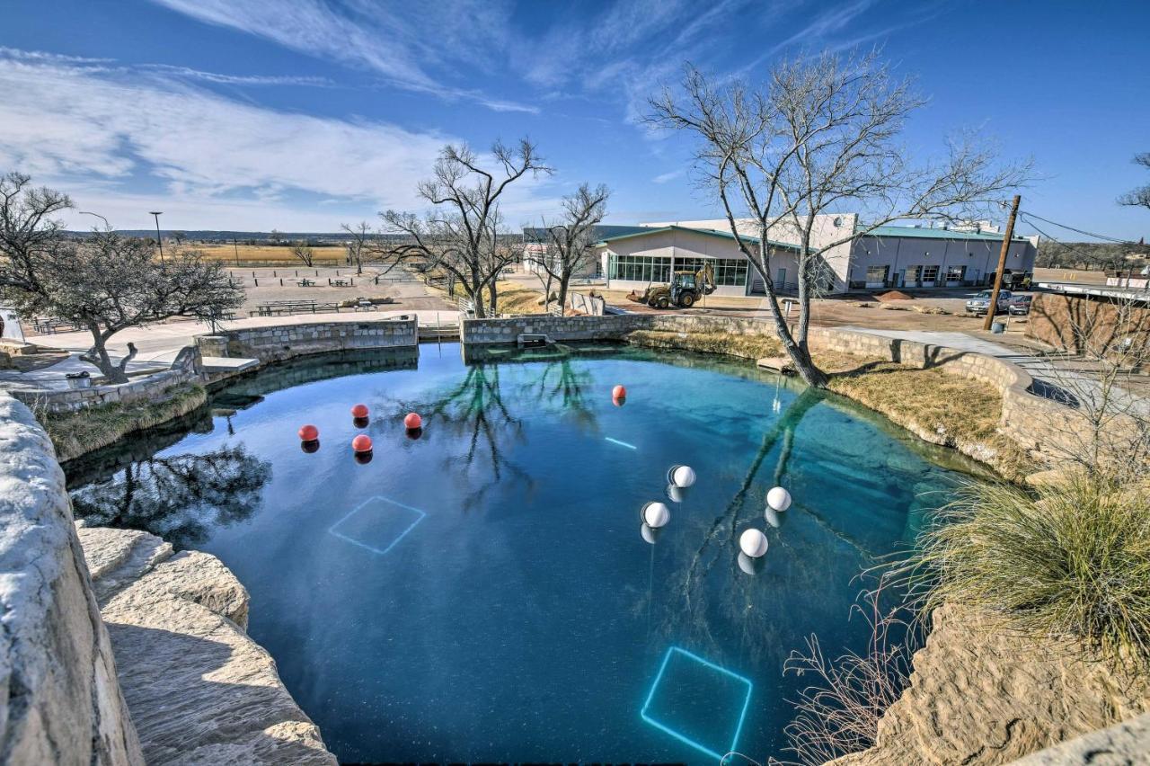 Charming Santa Rosa Home With Mountain Views And Porch Екстериор снимка